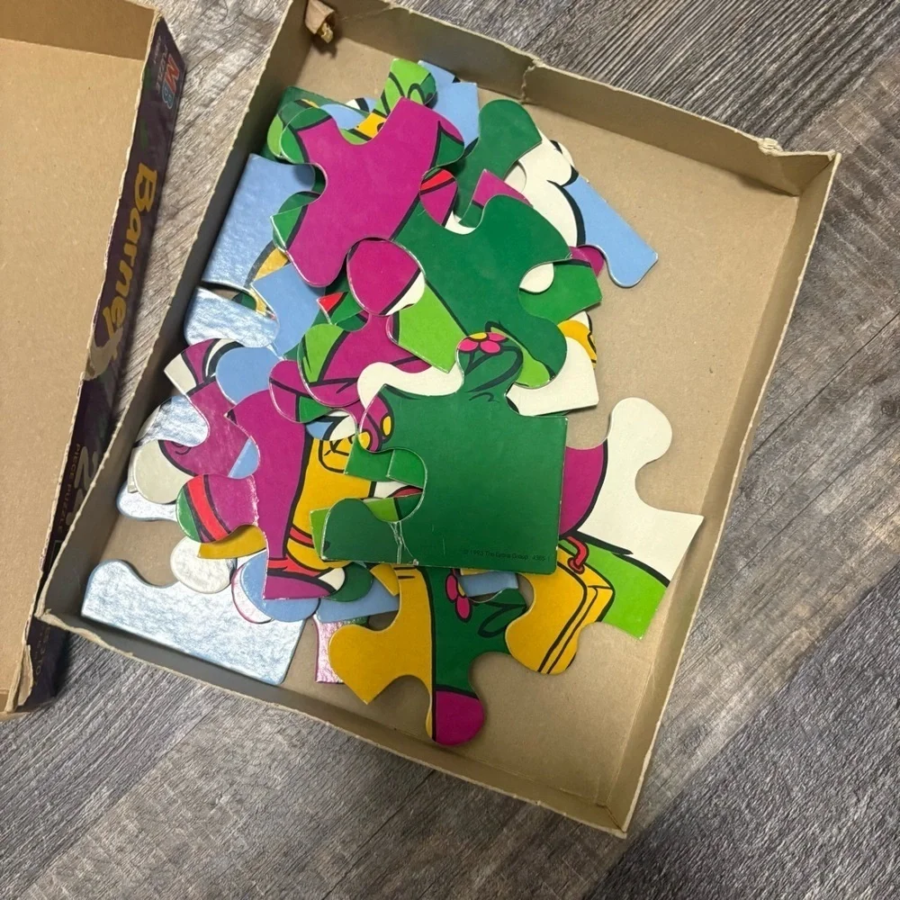 VINTAGE 1993 Milton Bradley BARNEY COMPLETE Puzzle set 24 pieces